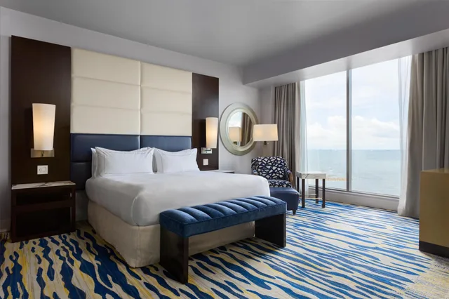 غرفة جونيور بإطلالة على البحر، Hilton Panama 1/4