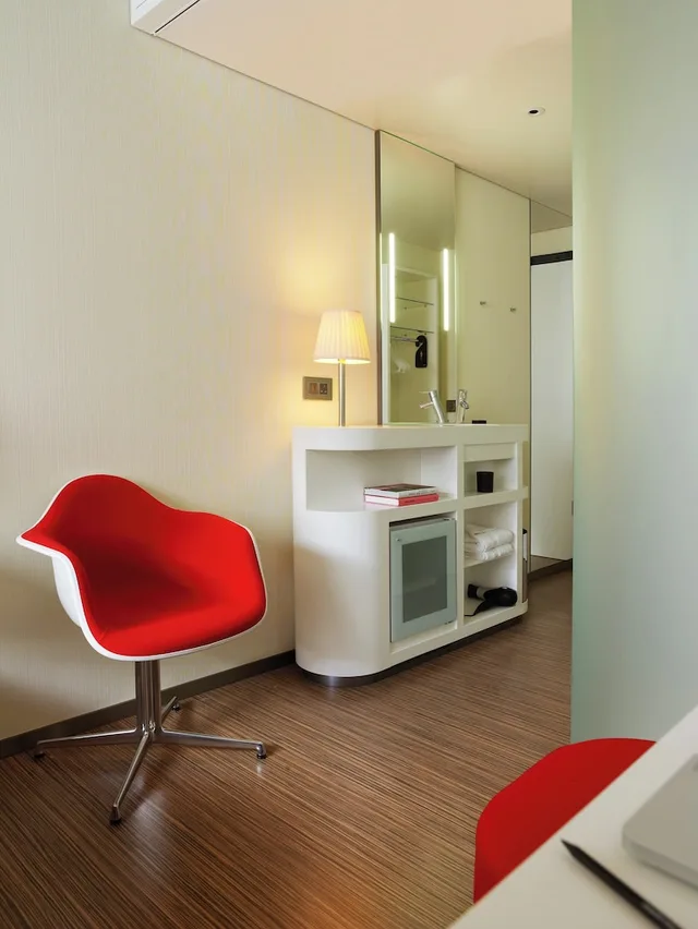 Room, King Bed, High Floor, Citizenm Tower Of London 6/6
