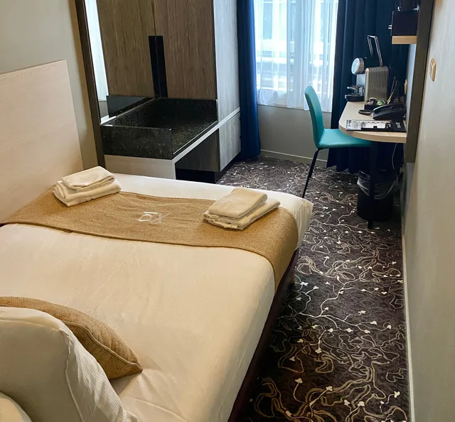 Economy, Queen Bed, XO Hotels City Centre 2/3