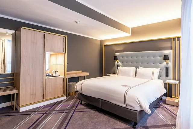 غرفة قياسية بسرير مزدوج أو سريرين منفصلين، Premier Inn Saarbrucken City Centre 1/8