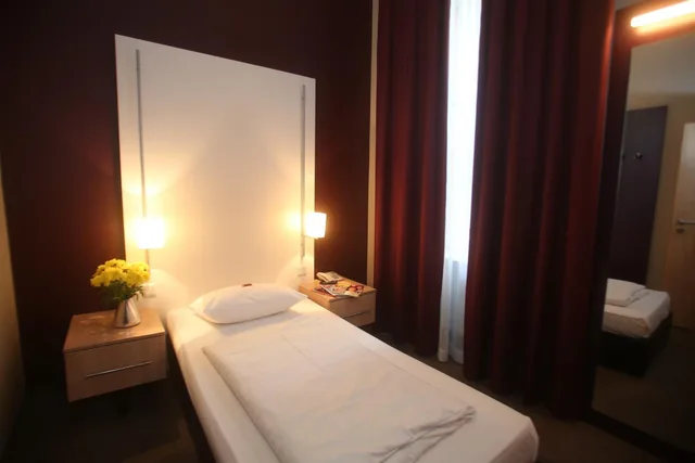 غرفة مفردة، Hotel Columbus 10/12