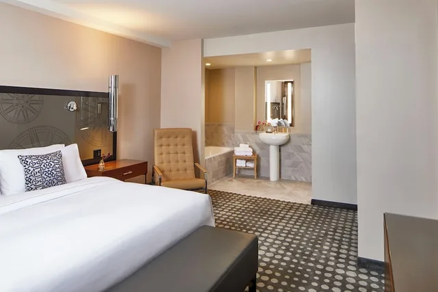 1 Bedroom, Studio, Suite, Strip View، Kimpton Overland Hotel Atlanta Airport 1/5