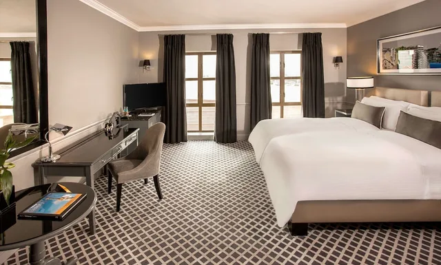 غرفة ديلوكس بسريرين منفصلين، 54 On Bath 4/10