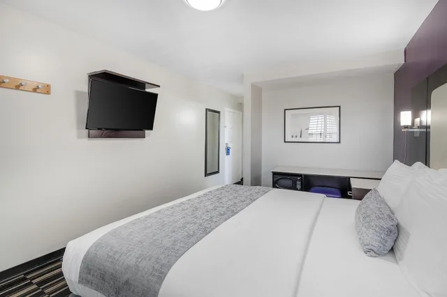 غرفة قياسية بسرير كينج، Surestay Hotel By Best Western Beverly Hills West 7/10
