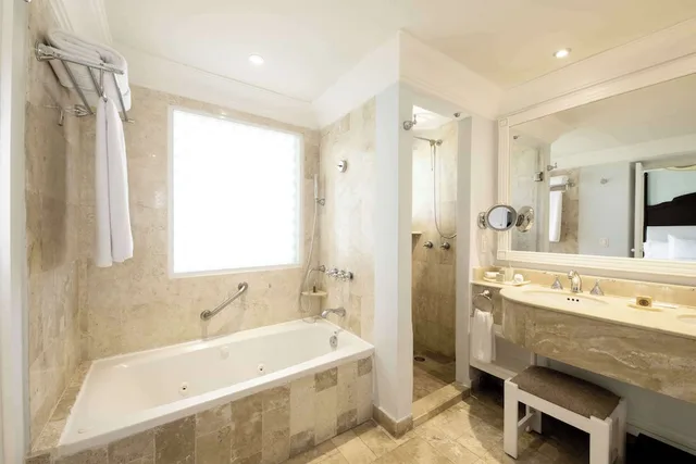 Luxury, King Bed, Royal Hideaway Playacar All Inclusive - Adults Only 4/4