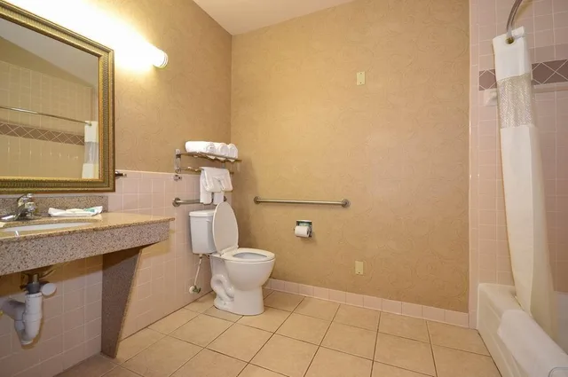 جناح بسرير كينج مع أريكة، Best Western Casa Villa Suites 1/1