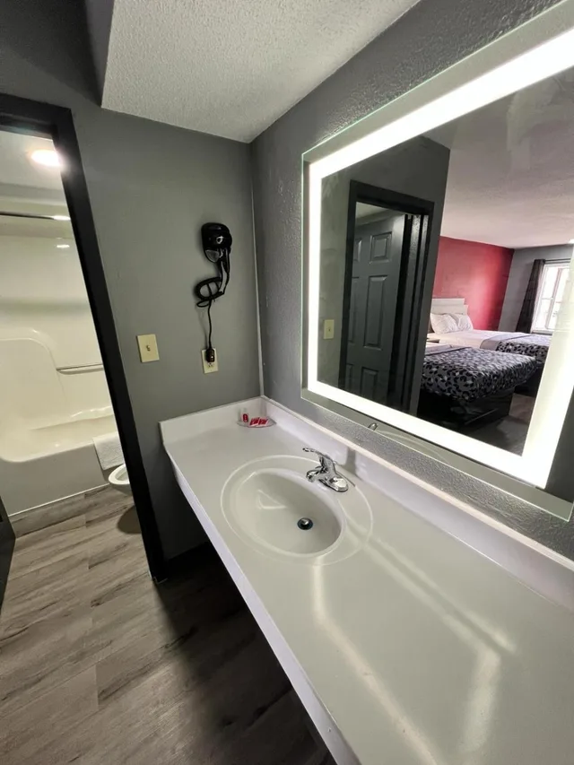 غرفة بسرير كوين، Econo Lodge Kennett 7/7