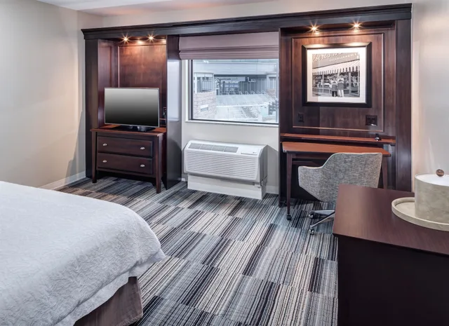غرفة بسرير كوين لذوي الإعاقة، Hampton Inn Suites By Hilton Omaha Downtown 6/10