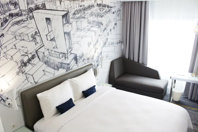Yello, Standard, Twin Beds، Yello Hotel Harmoni Jakarta 2/3