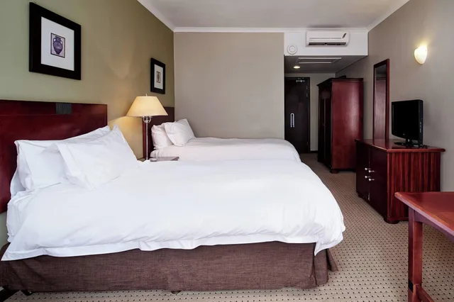 غرفة قياسية بسريرين منفصلين، Protea Hotel by Marriott Blantyre Ryalls 1/2