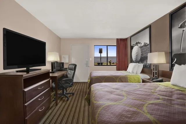 غرفة قياسية بسريرين مزدوجين للمدخنين، Super 8 Fort Myers Hotel 2/6