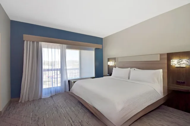 1 Bedroom, Holiday Inn Express Boone 2/10