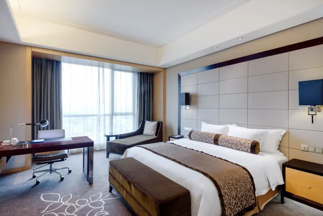 غرفة قياسية بسرير كينج في طابق مرتفع، CROWNE PLAZA YICHANG 2/9