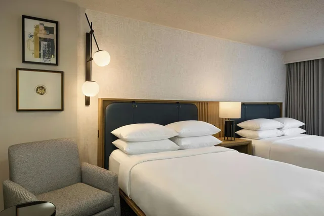 غرفة كلوب بسرير مزدوج، Sheraton Philadelphia University City 1/5