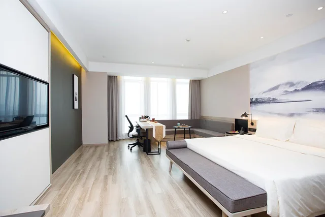 Superior, Double Bed, Atour Hotel Hangzhou Jinsha Lake 2/2