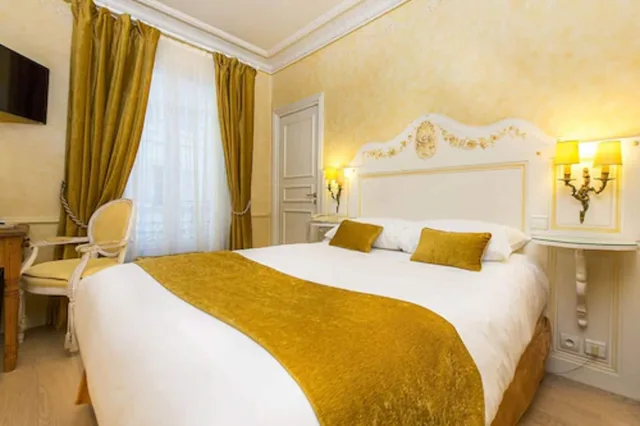 غرفة عائلية بثلاثة أسرّة، Hotel Gavarni 1/3