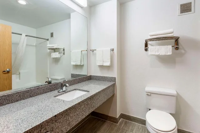 جناح بسرير كينج، Econo Lodge Lookout Mountain 6/6