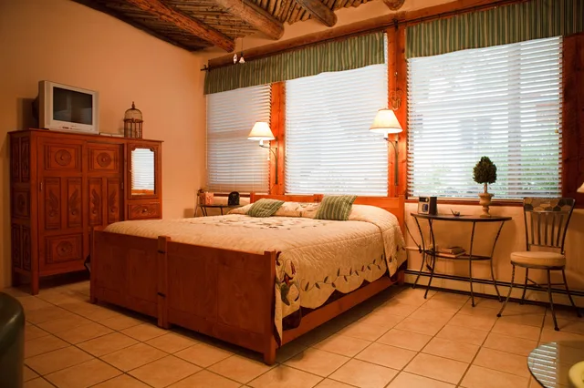 Garden, King Bed، Dreamcatcher Bed And Breakfast 1/2