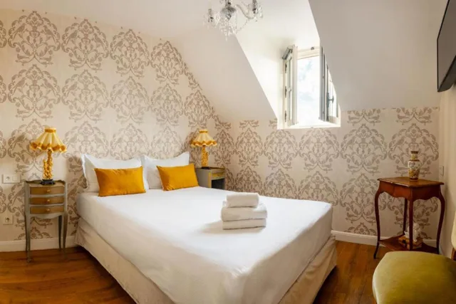 جناح بسرير مزدوج وسريرين منفصلين بغرفتي نوم، Hotel France Et De Guise 1/1