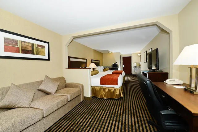 جناح بسريرين كوين مع أريكة بحوض جاكوزي، Best Western Plus Prairie Inn 5/7