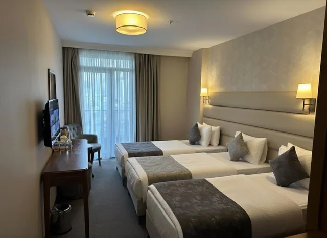 غرفة ديلوكس ثلاثية بثلاثة أسرّة، Istanbul Midpoint Hotel 10/10
