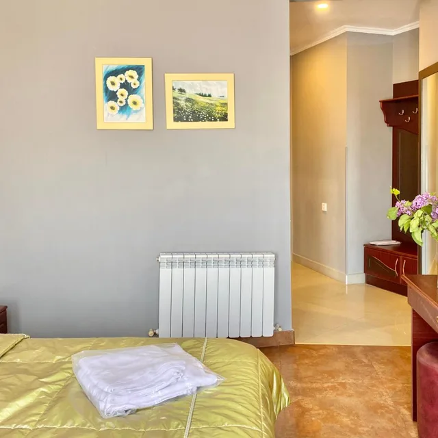 جناح في الملحق، Hotel O. Galogre 4/6