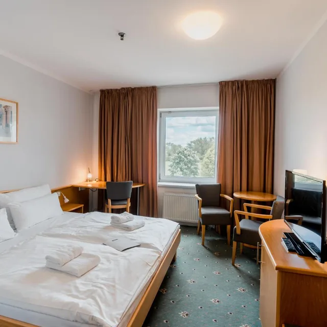 غرفة بسرير مزدوج أو سريرين منفصلين، BEST WESTERN HOTEL PRACHARNA 7/10