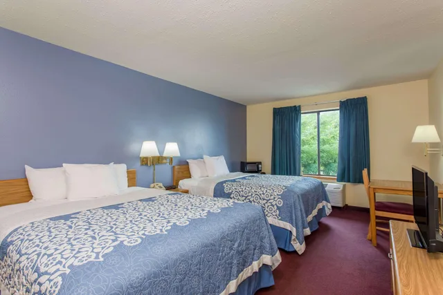 غرفة بسريرين كوين، Days Inn by Wyndham Johnson Creek 1/2
