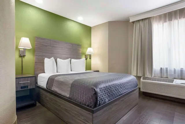 غرفة قياسية بسرير كوين، Rodeway Inn Tuscaloosa near University 4/10