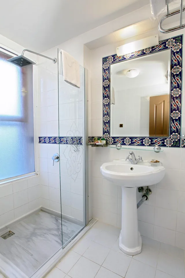 غرفة ثلاثية بسرير مزدوج وسرير فردي، Garden House Istanbul 7/8