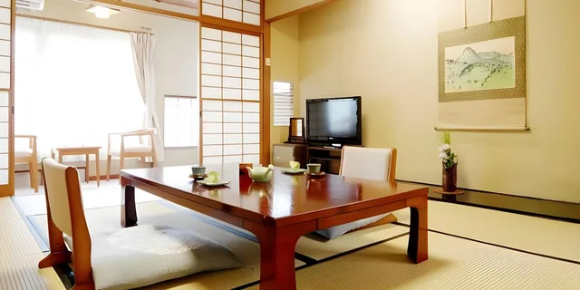 غرفة يابانية قياسية بفرشتي فوتون بحمام مشترك، Shibu Onsen Kokuya 2/2