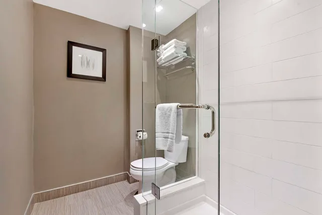 غرفة تنفيذية كبيرة بسرير كينج مع أريكة، Best Western Plus Executive Inn 2/2