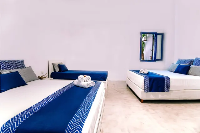 غرفة رباعية بسريرين مزدوجين بإطلالة على المسبح، CASA DI ROMA 2/3