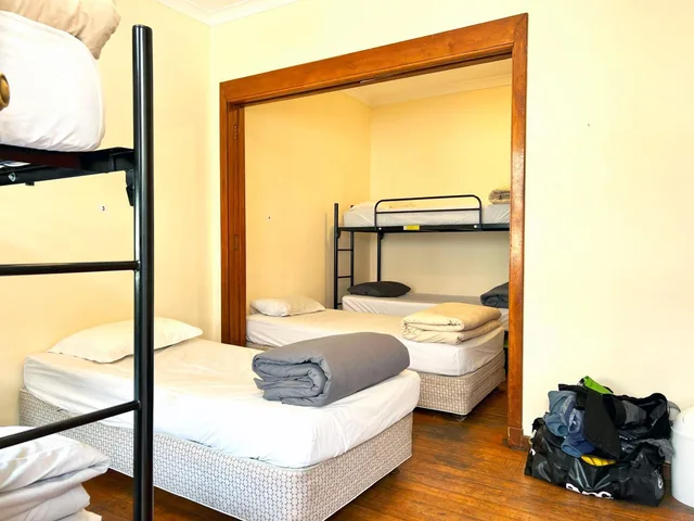 سكن مشترك مختلط بستة أسرّة، Long Street Backpackers - Adults Only 6/10