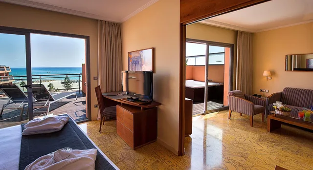 جناح إليت بإطلالة على البحر بحوض جاكوزي، Protur Roquetas Hotel & Spa 2/2