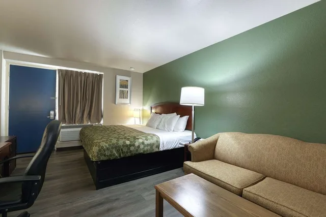 Efficiency, King Bed، Suburban Studios Neenah-Appleton 1/7