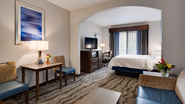 جناح بسرير كينج، Best Western Plus River Escape Inn & Suites 6/10