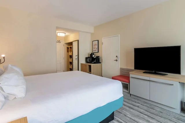 غرفة قياسية بسرير كينج، Hilton Garden Inn Madison West Middleton 1/5