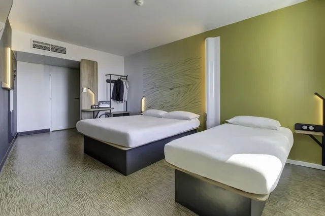 غرفة ثلاثية بسرير مزدوج وسرير فردي، B&B Hotel Marseille Prado Velodrome 5/9
