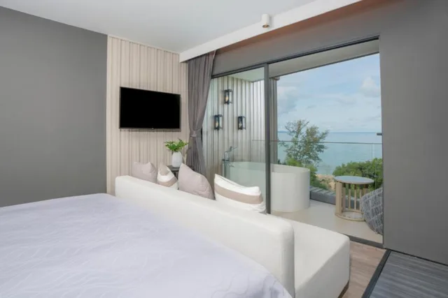 غرفة تنفيذية بسرير مزدوج بإطلالة على الحديقة بشرفة، Bayphere Hotel Pattaya JC 1/2