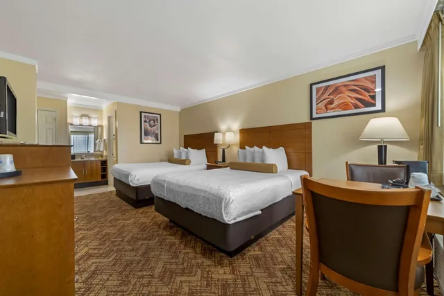 Interior, 2 Queen Beds, Patio, Best Western Plus Northwoods Inn 4/6
