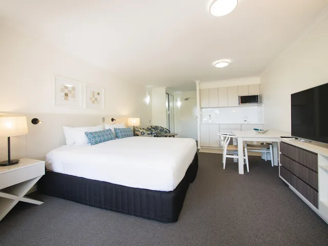 استوديو تنفيذي، Oaks Sunshine Coast Oasis Resort 1/6