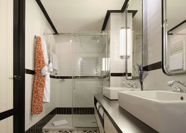 جناح سوبيريور، Only You Hotel Atocha 3/4