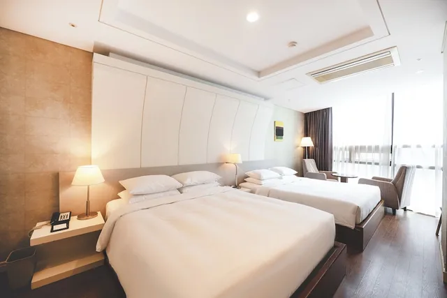 غرفة عائلية بسريرين كوين، Sunset Hotel 3/8