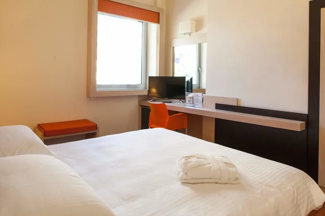 غرفة كلاسيكية بإطلالة على المدينة مفردة بسرير مزدوج، Bv President Hotel 1/3