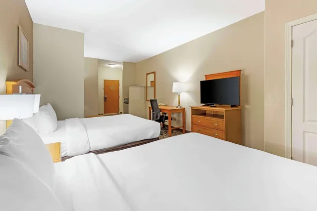 غرفة بسريرين كوين لذوي الإعاقة، Comfort Inn & Suites Chesapeake - Portsmouth 1/3