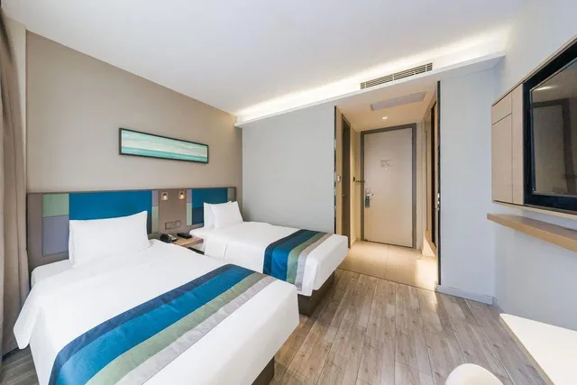 Twin Bed Room, Homeinn Selected (Changyi Jiaotong Street Zhongbai building store) 2/2