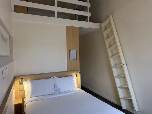 غرفة قياسية بسرير مزدوج وسريرين منفصلين، Kyriad Rennes Chantepie 3/10