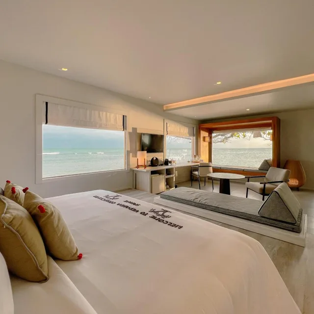 Exclusive, Beach Front, Plunge Pool, Rocky's Boutique Resort 1/2