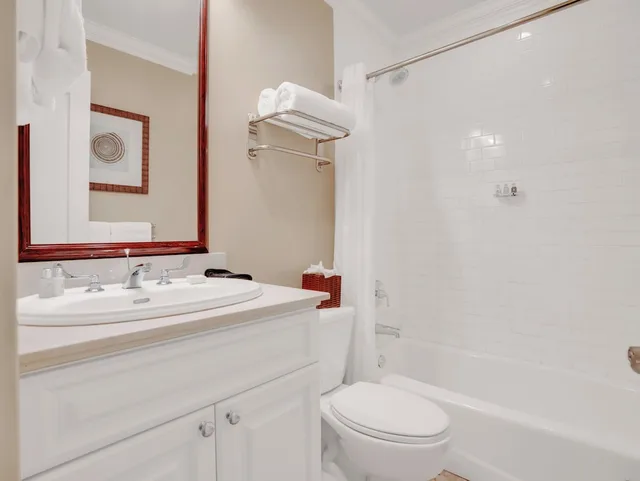 1 Bedroom, Town House، Valentines Resort &amp; Marina 2/5
